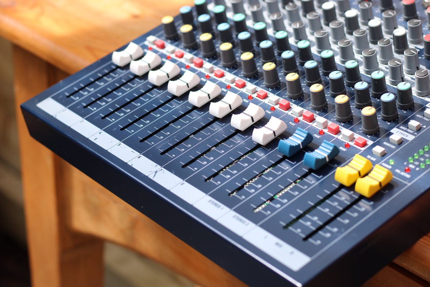 Soundcraft EPM8 8 Channel High-performance Mixer