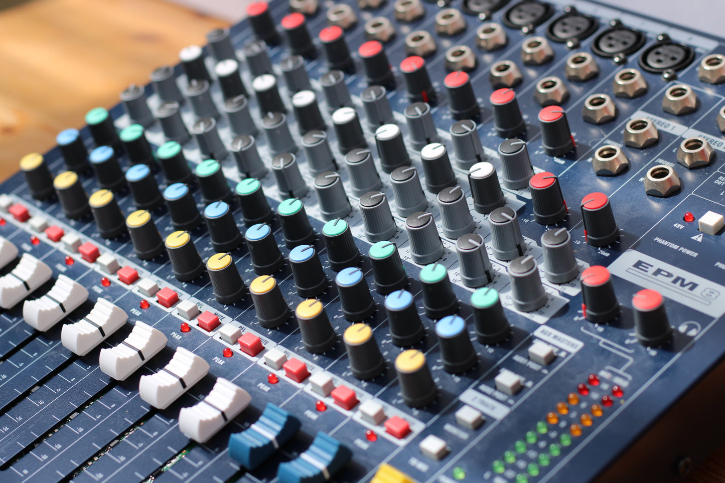 Soundcraft EPM8 8 Channel High-performance Mixer